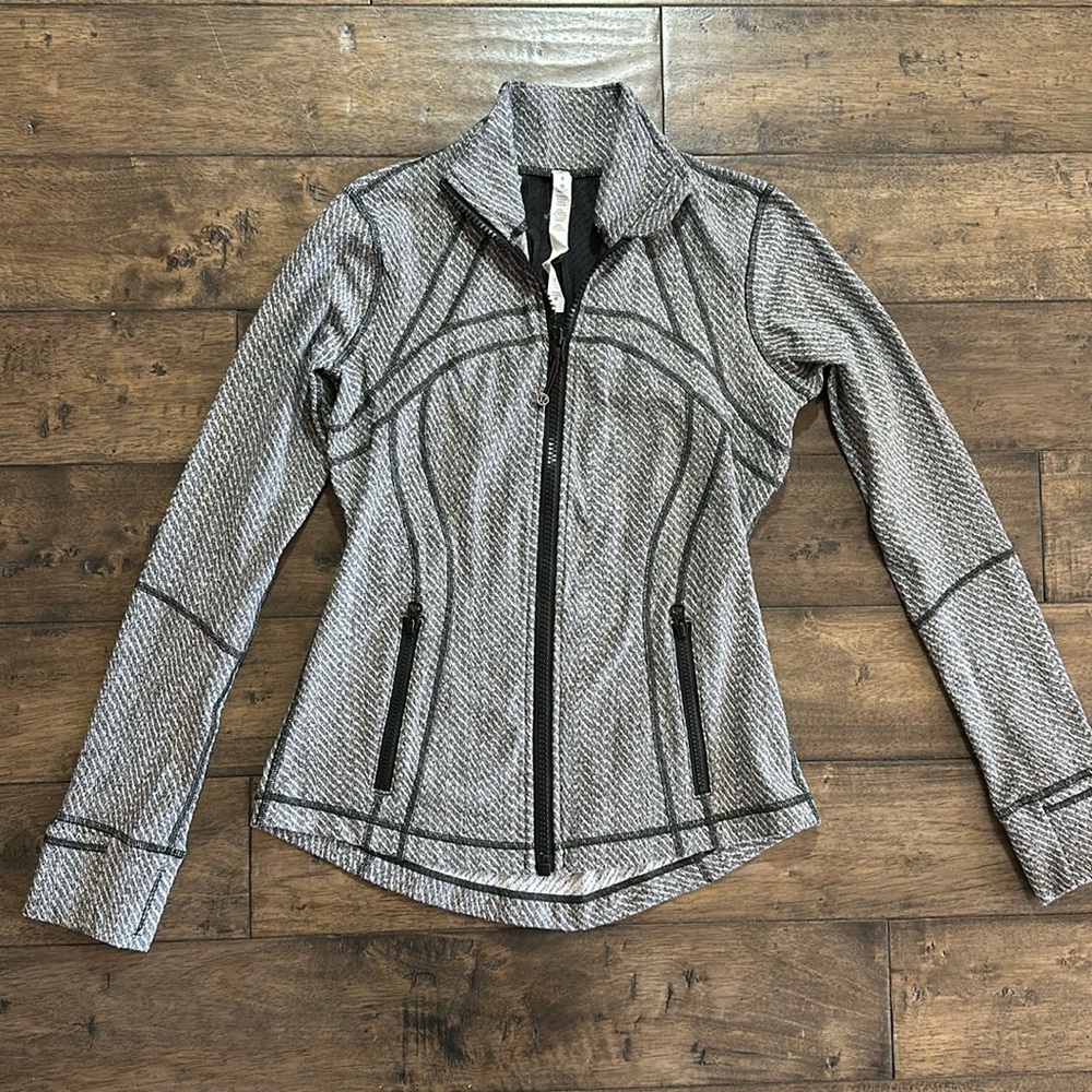 Lululemon Define Luon jacket. A classic!